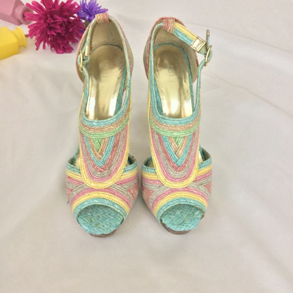 Colorful platform heels❤️